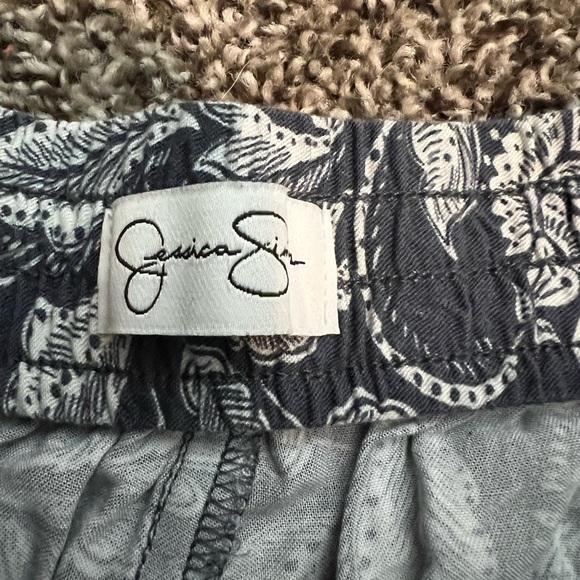 Jessica Simpson - Size: L - Blue and White Floral Print Pants - Picture 2 of 3